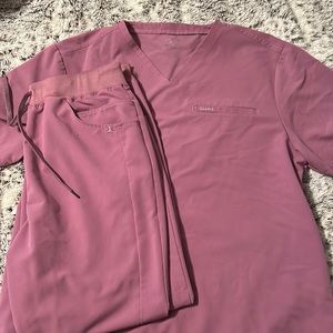 Jannuu pink scrubs